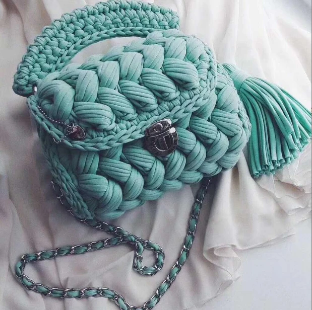 Free Sample 100g Ball Super Soft Hand Knitting Crochet Handbags 100% Polyester t shirt yarn