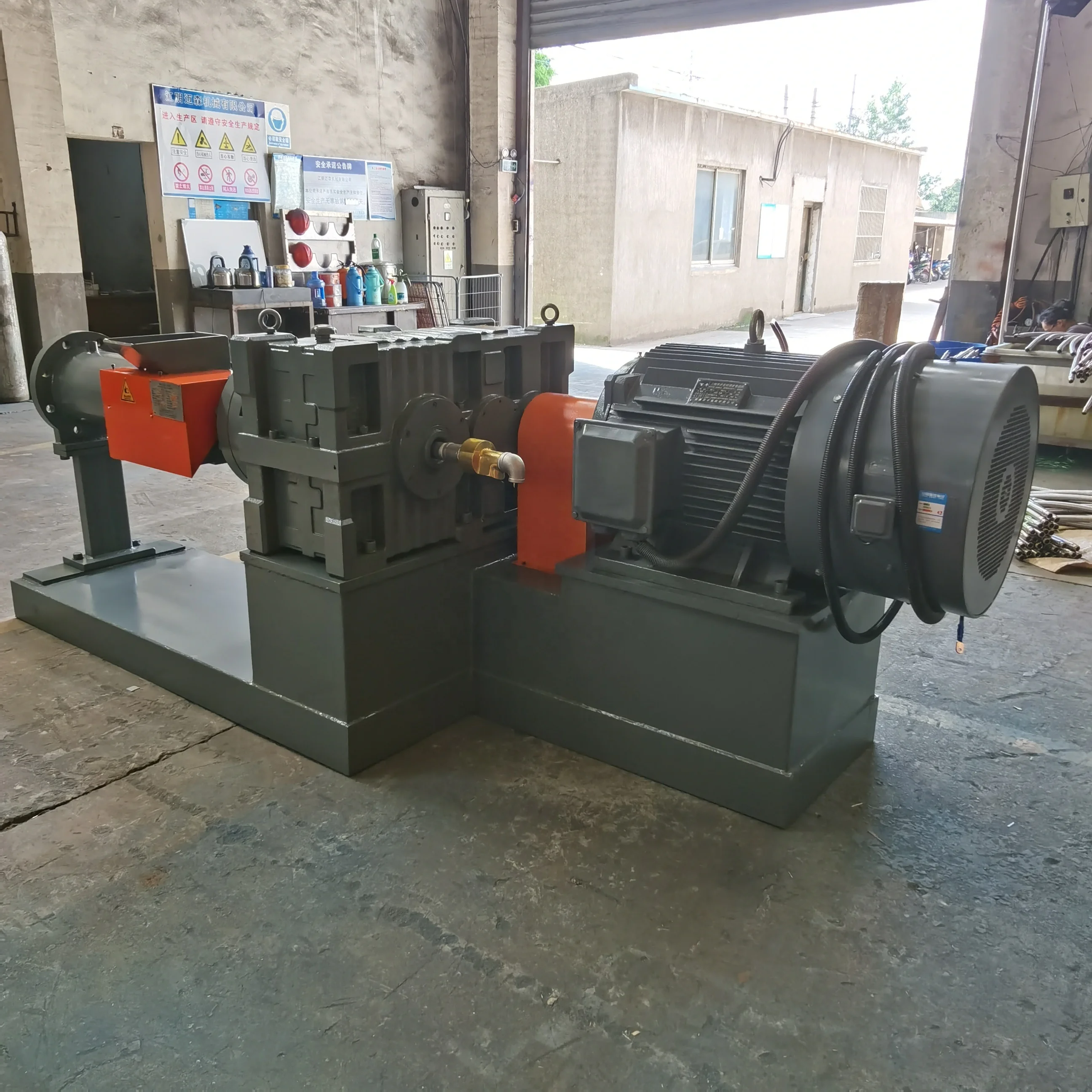 Silicone Pipe Extrusion Plastic Processing Machinery Epdm Rubber Extrude Machine