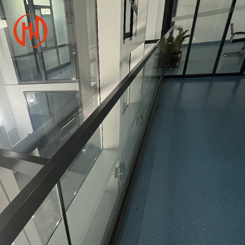 Wholesale Customized High Quantity Outdoor Glass Balustrade Railing Stainless Steel Glass Railing Glass Balcony Aluminum Railing