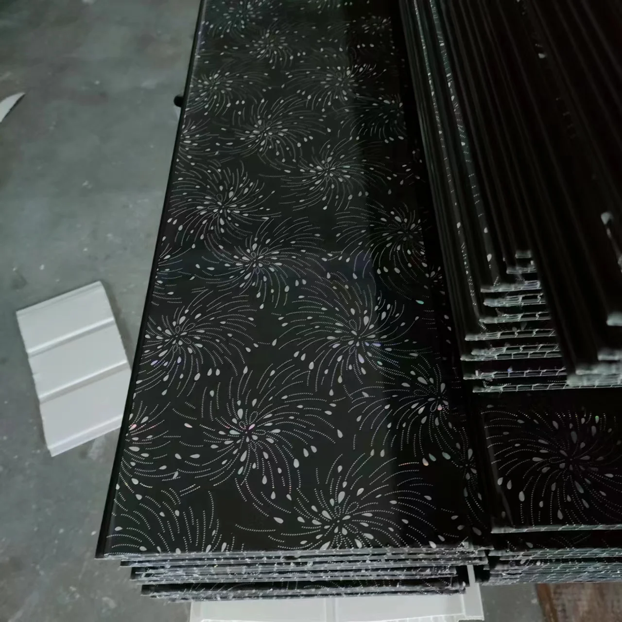 Hot stamping Romantic fireworks all over the house in the night PVC Ceiling and wall board