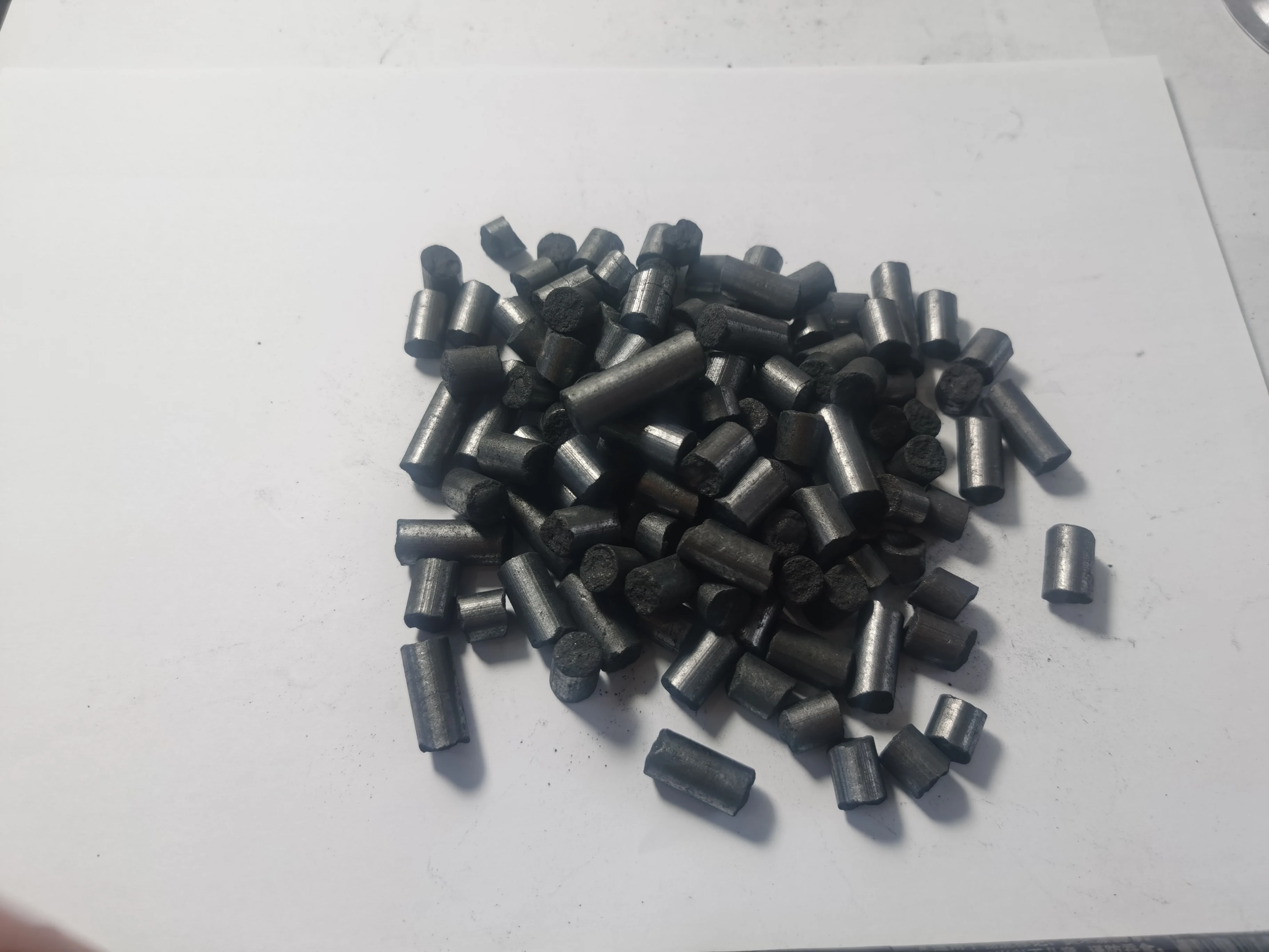 Low ash low sulpur carbon raiser graphite instant column recarburizer
