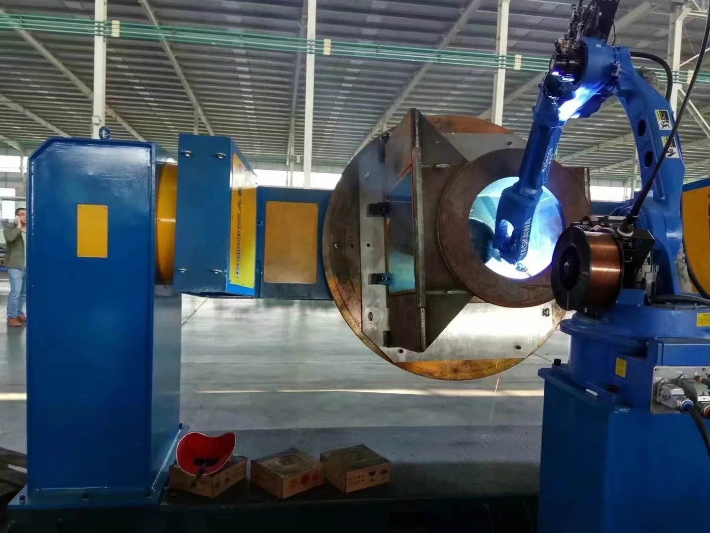 Reduce labor costs Instead of 3-5 manual workers Improve work efficiency Yaskawa welding automatic robot