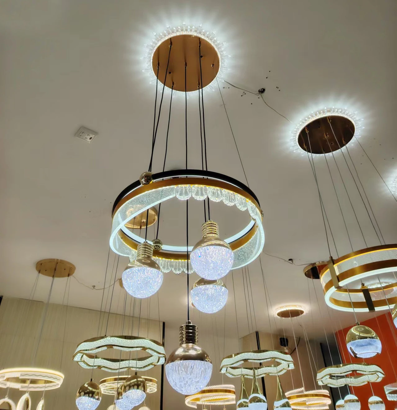 Newest indoor luxury LED pendant light gold LED hanging lamp home Nordic style modern Acrylic chandelier(2598-4P)