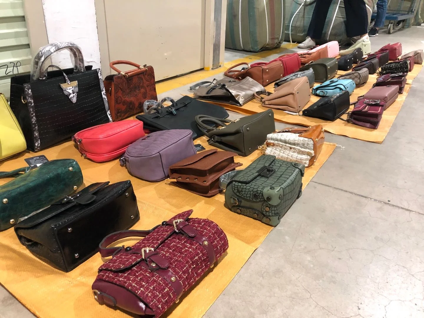 GZY Wholesale Liquidation Women Lady Leather Handbag Low Price made in China