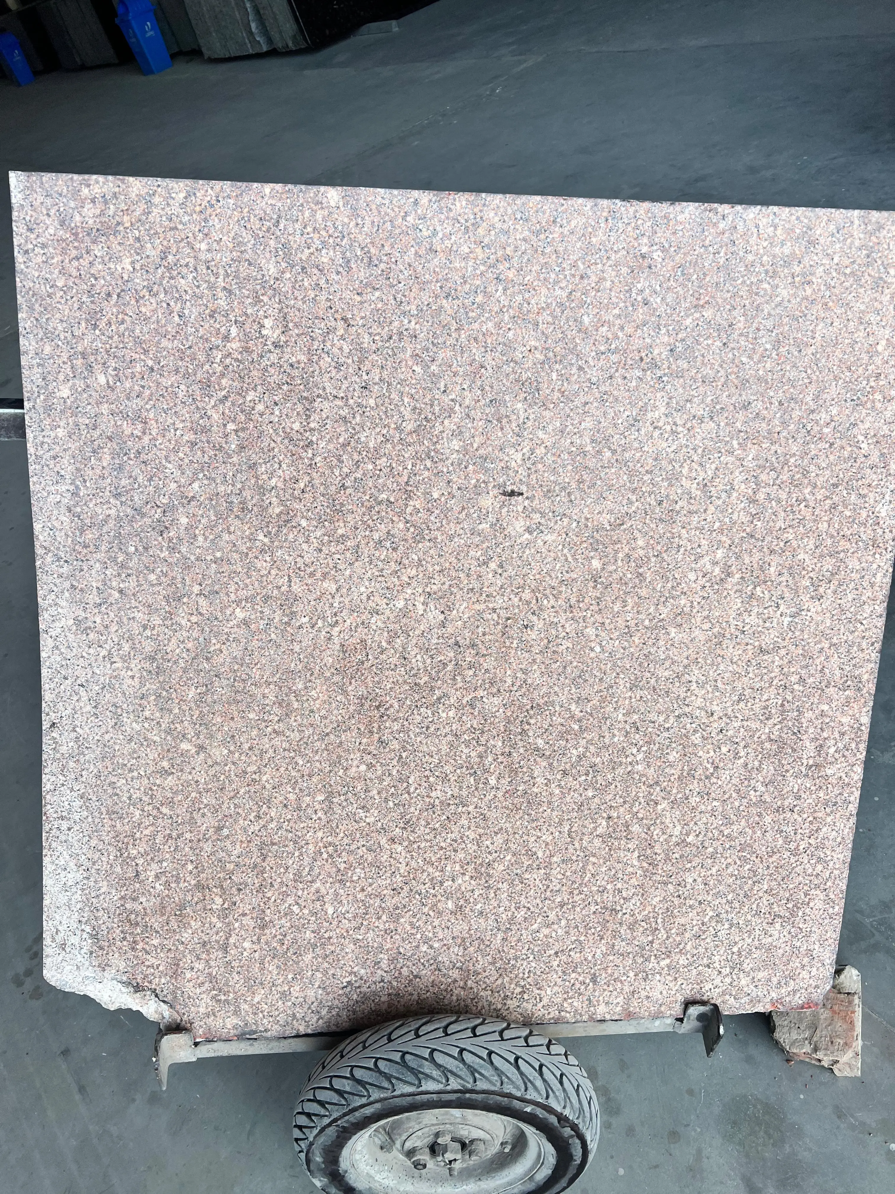 Weatherproof Kharda Red Polished Flamed Granite with Long-Lasting Shine for Building Facades and Elegant Flooring Solutions