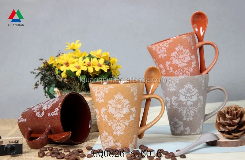 2020 Factory direct matt black ceramic mug with hand paint flower