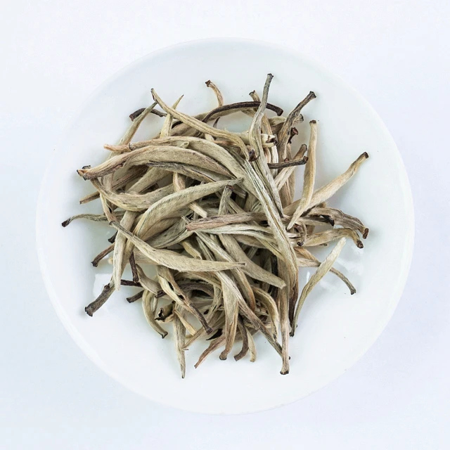 
2021 Factory Hot Sale White Tea Manufactures Silver Needle Tea For Private Label  (1600178619066)