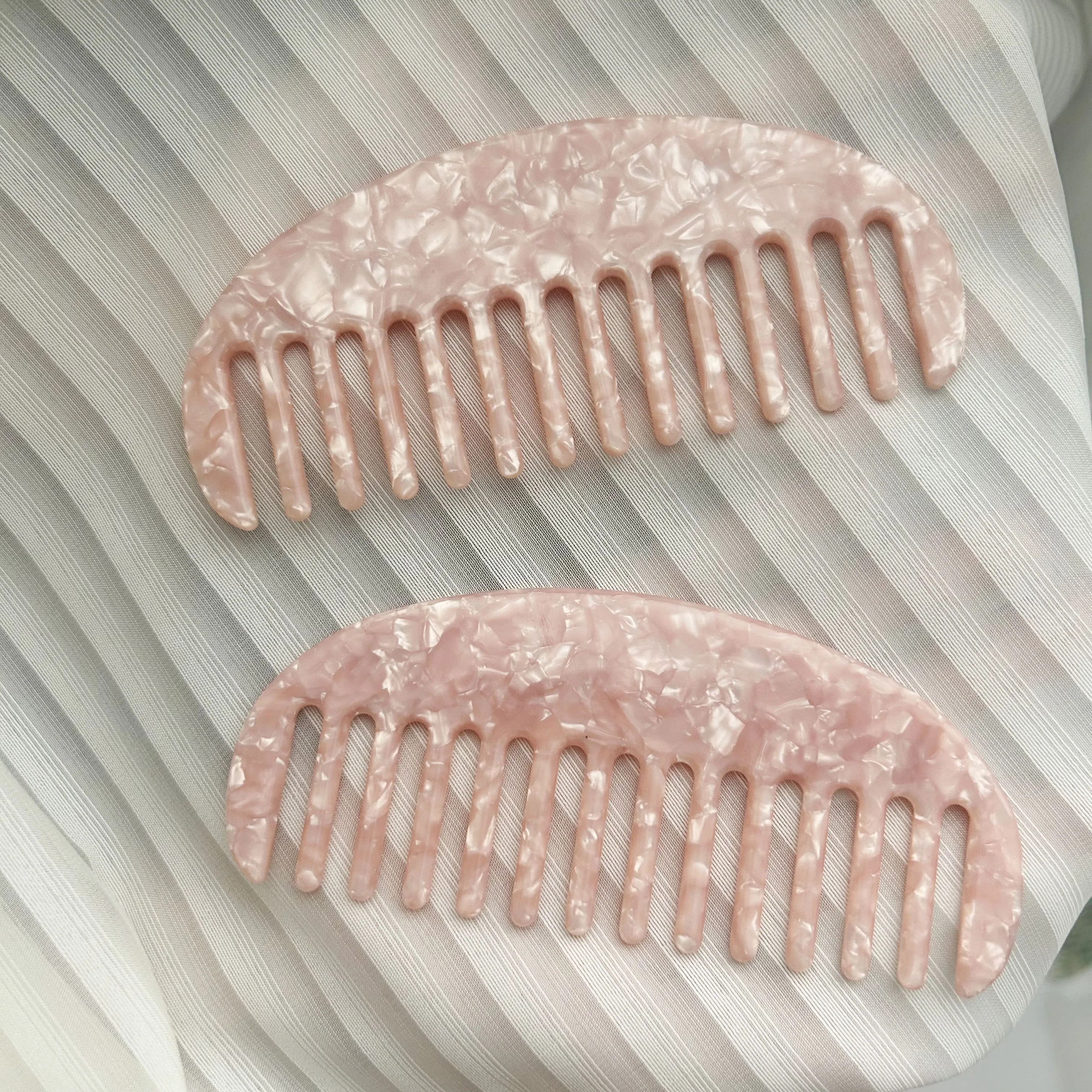 SAIYII Hot Selling Wholesale 4mm Thickness Pink Women Acetate Wide Tooth Comb Hair Accessories Marble Korean Custom Hair Combs
