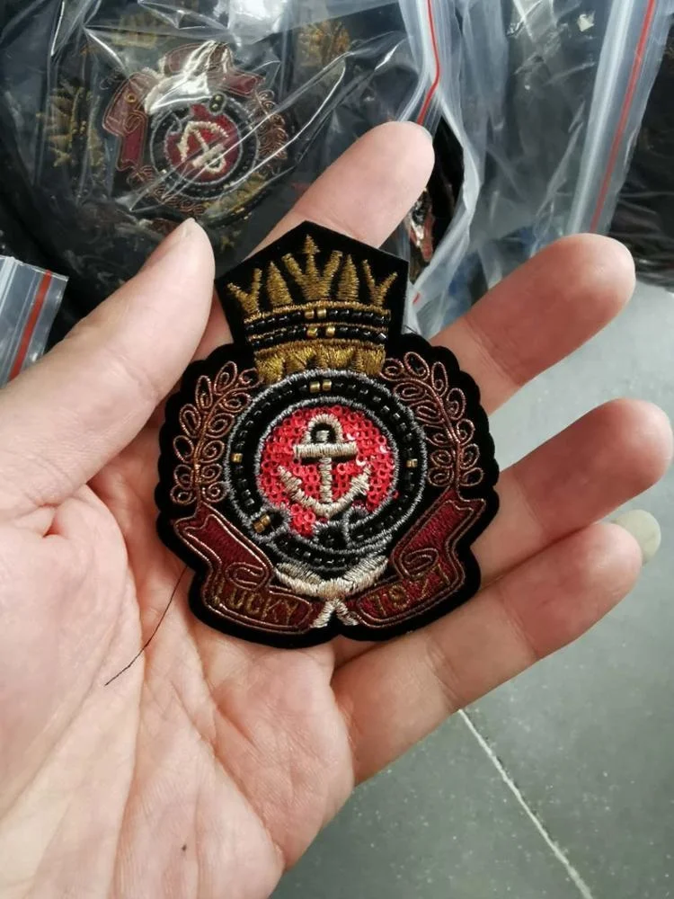 Custom Sew-on Beads Gold Crown Bee Pattern Embroidery Patch For Garment