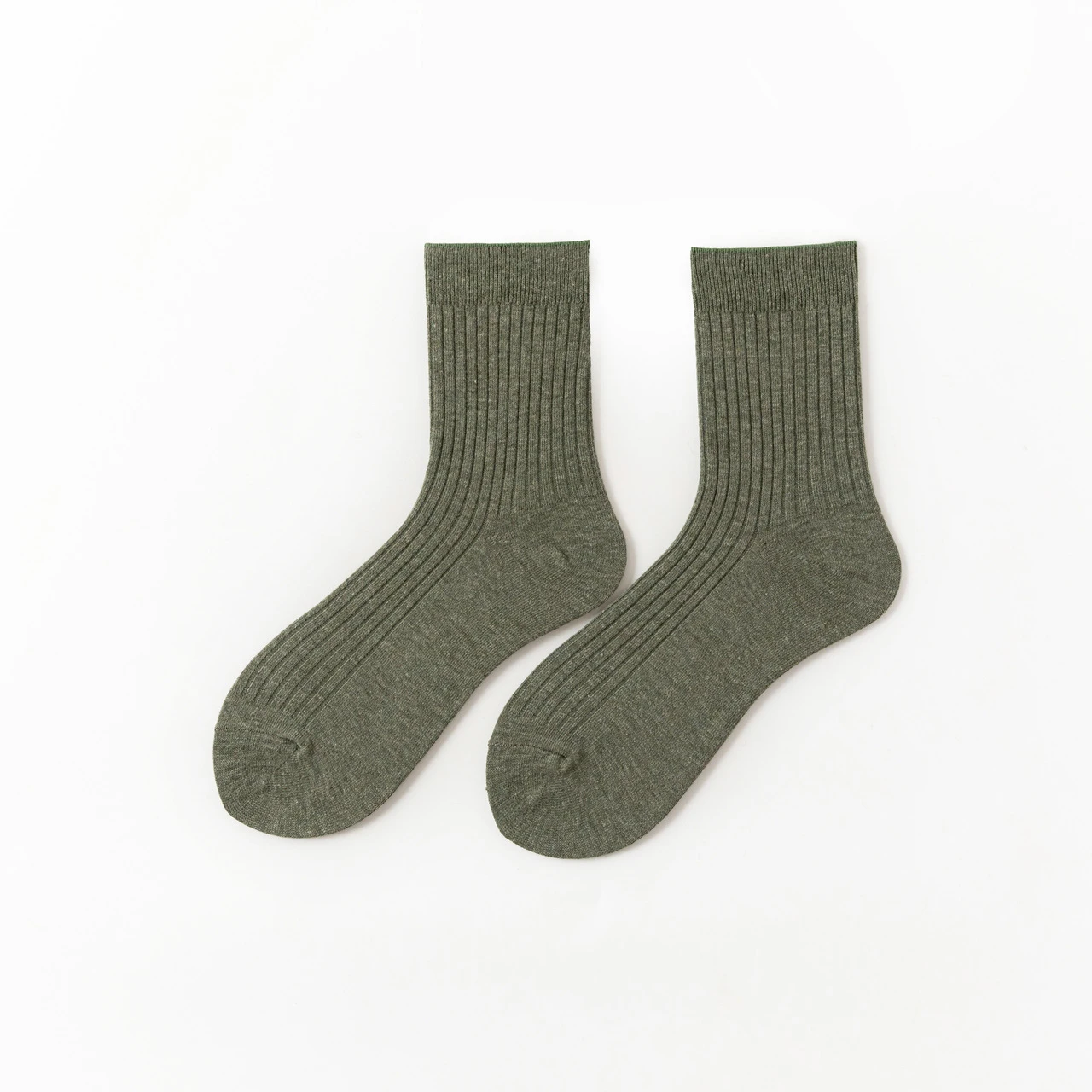 Versatile solid color sports socks that are anti-foul