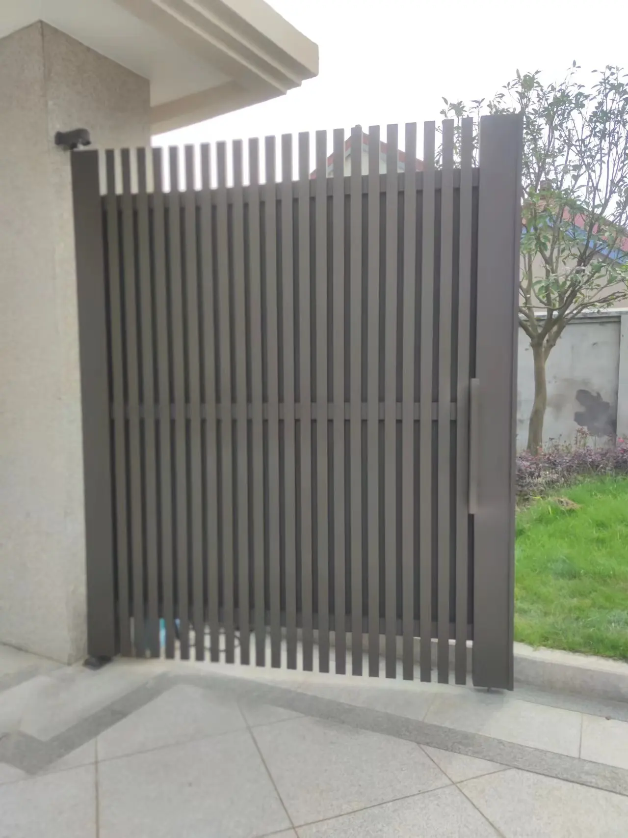 New Model Powder Coated Black Aluminum Single Gate Sidewalk Gate Nice Looking Swing Gate Aluminum FenceGate