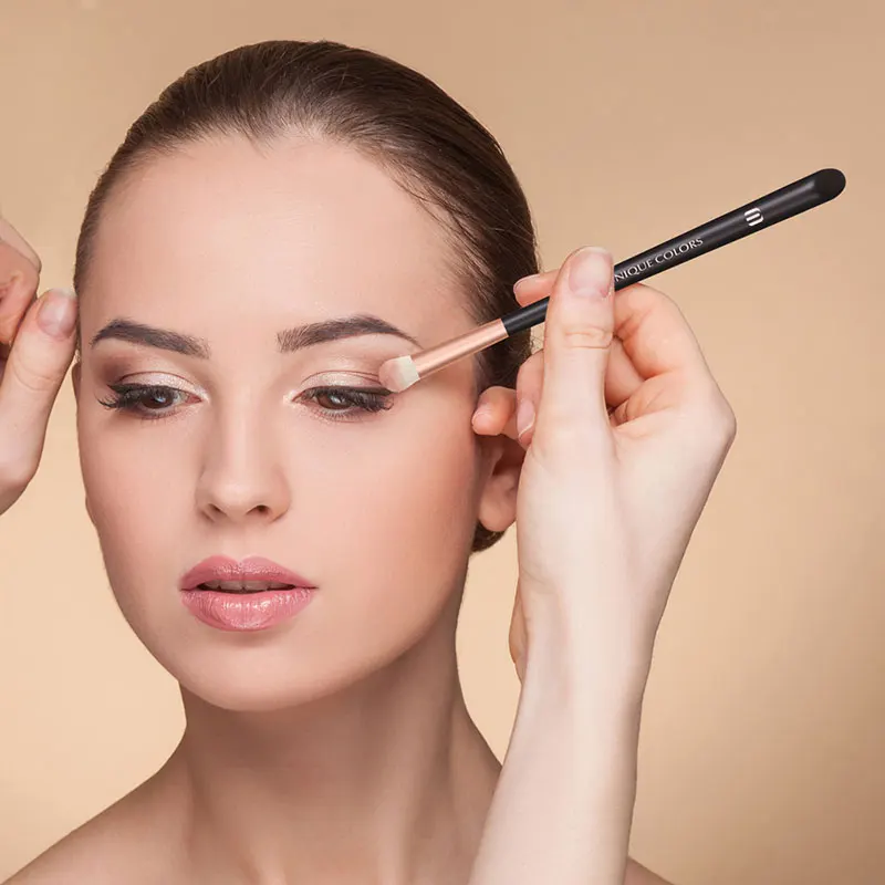 Premium Single Eyeshadow Cosmetic Brush Kit Concealer Eyebrow Makeup Brush For Eyes Rose Gold Custom Logo