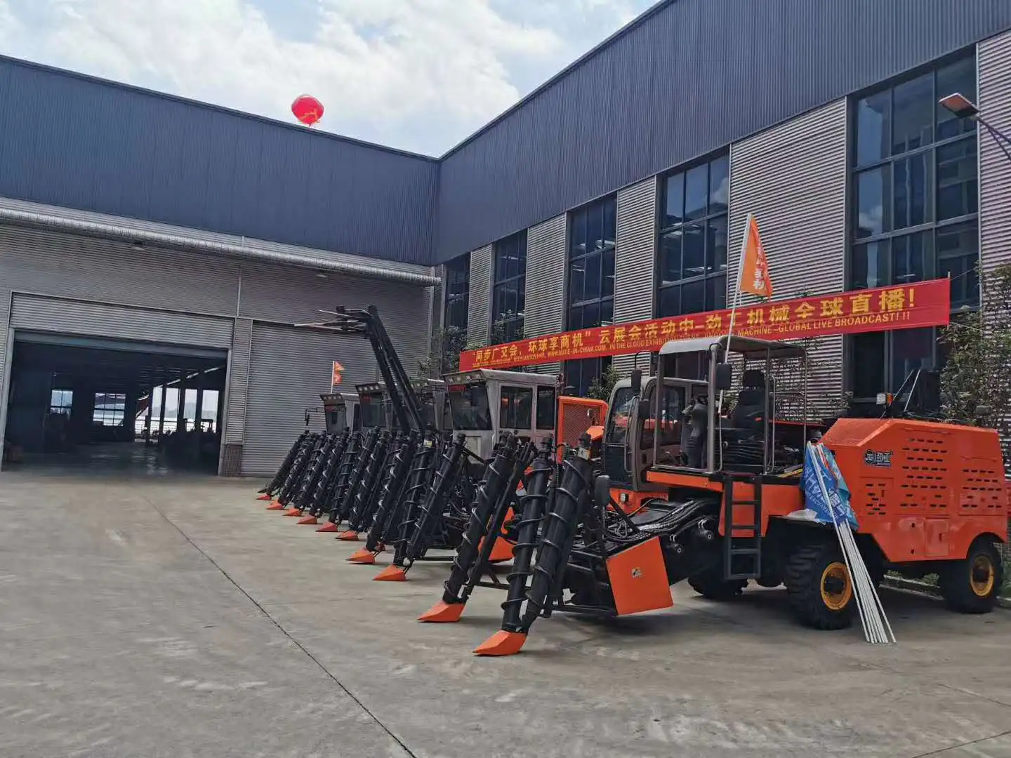  Комбайн Jinggong 4GL-1 с цепочкой на гусеничном ходу цельный сборщик сахарного