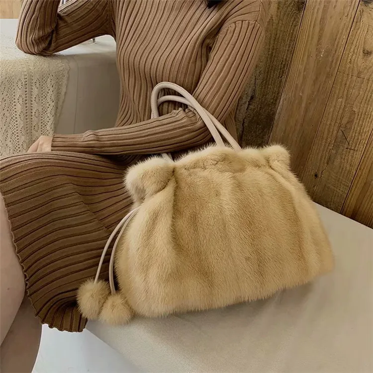 New Arrival Women Hand Bags Large Capacity Package Real Mink Fur Bag With Mink Pompoms