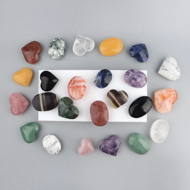 Wholesale Natural Gemstone Hand Craved Crystal Heart Palm Stone For Healing