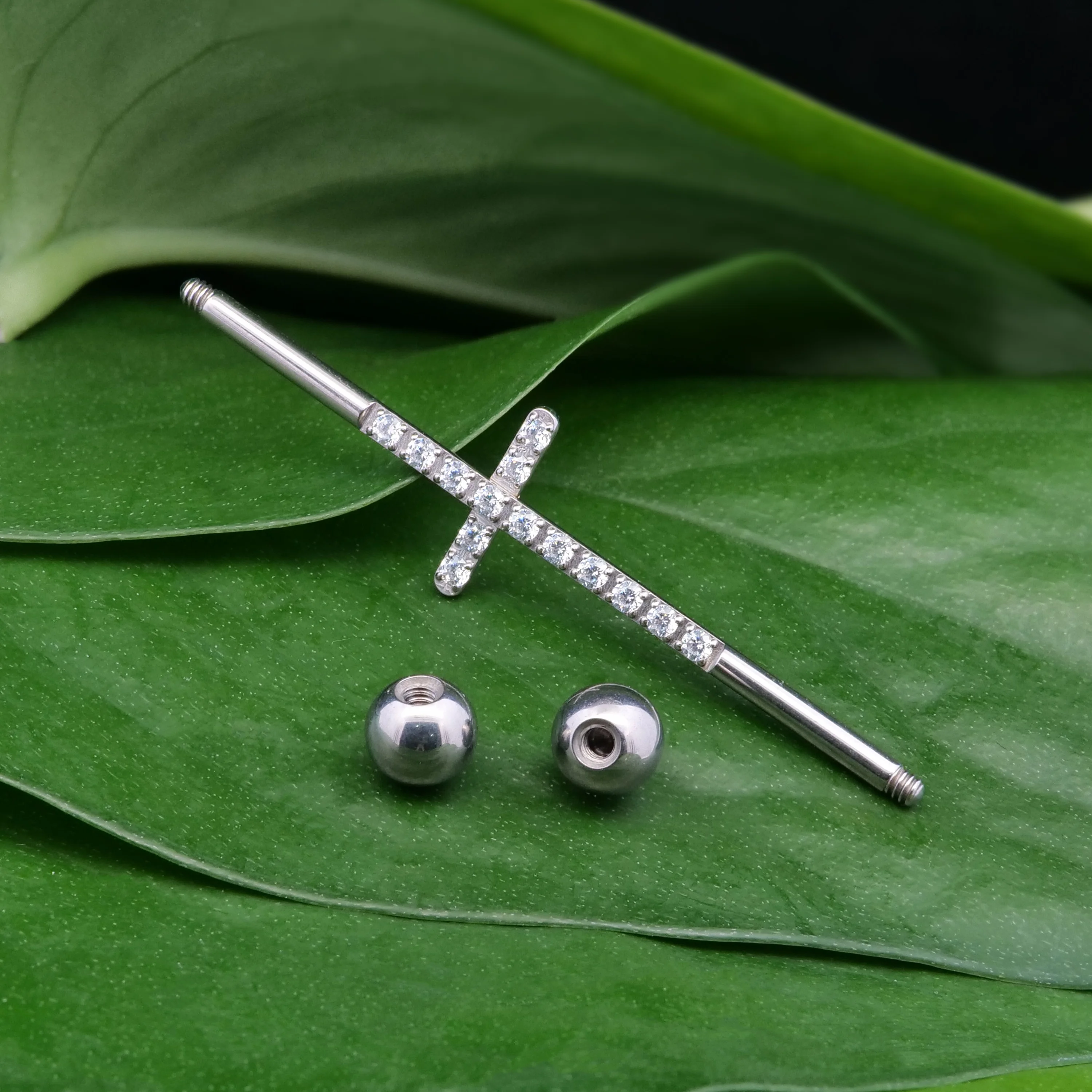 Titanium пирсинг из циркония