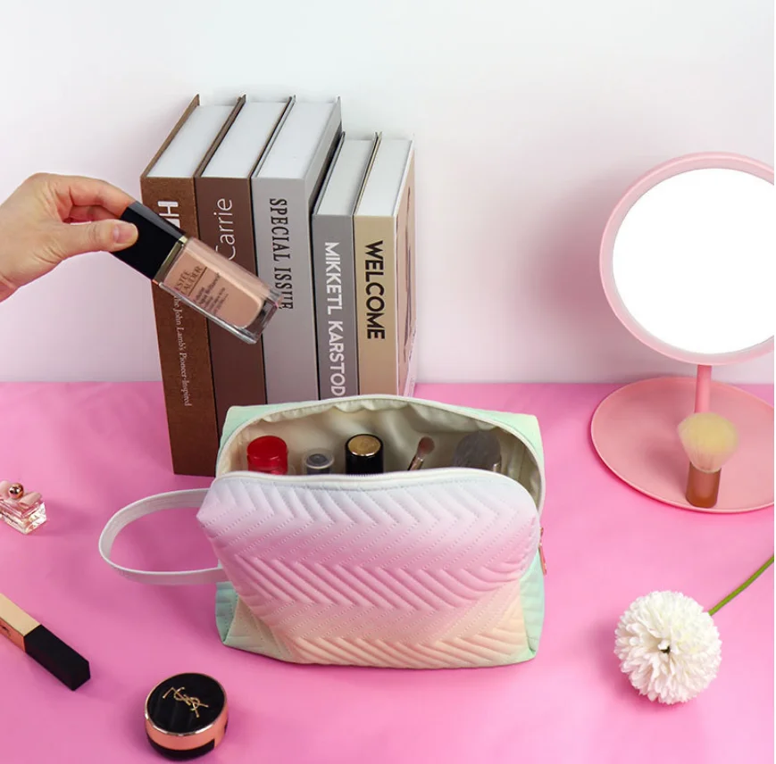 The New 2022 Women Cosmetic Bag Pink Blue Black Purple Cross Grain Pu Semicircle Clutch Storage Wash Bag Custom Logo Shape Miss