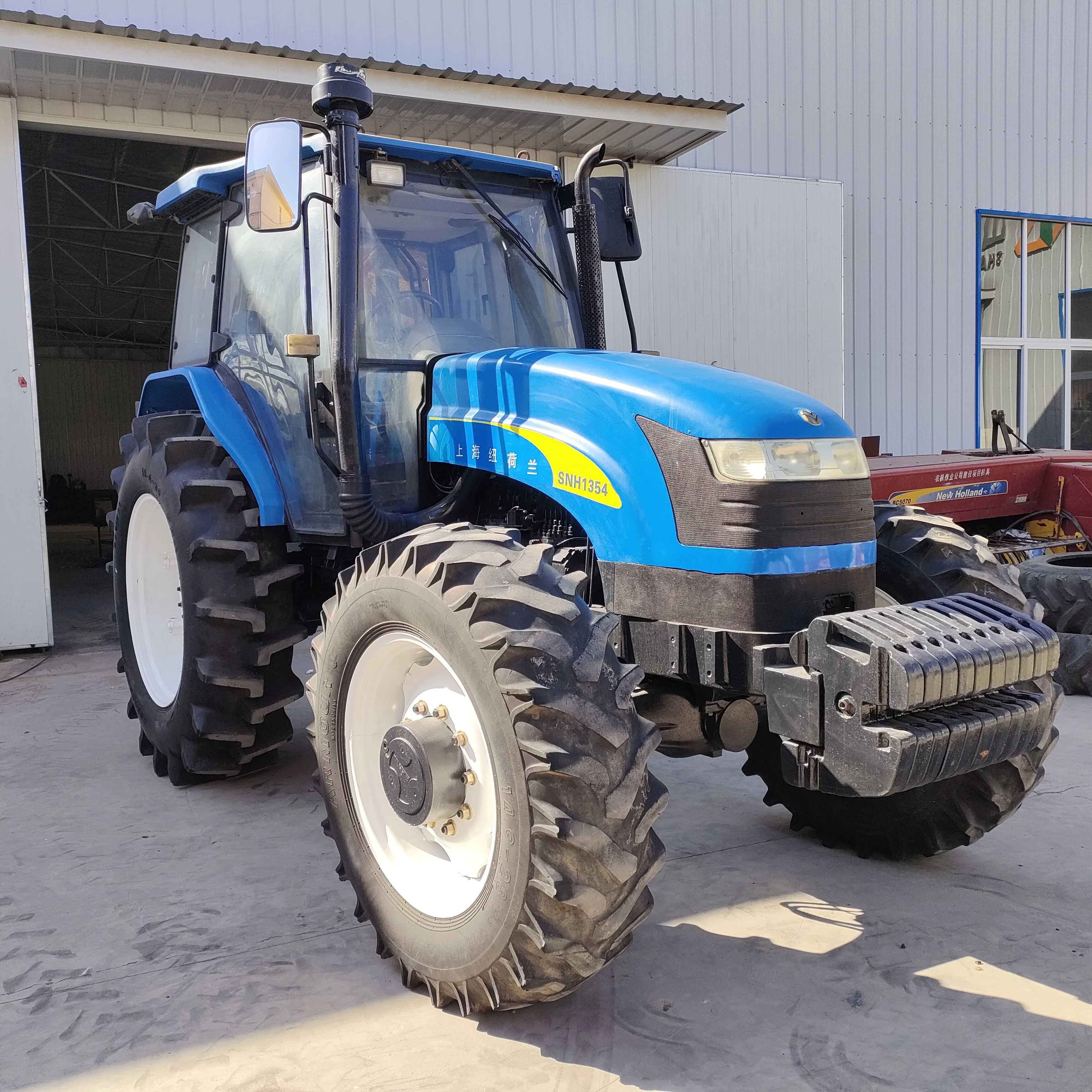 135HP 4WD cheap farm tractor NEW HOLLAND SNH1354 used tractor