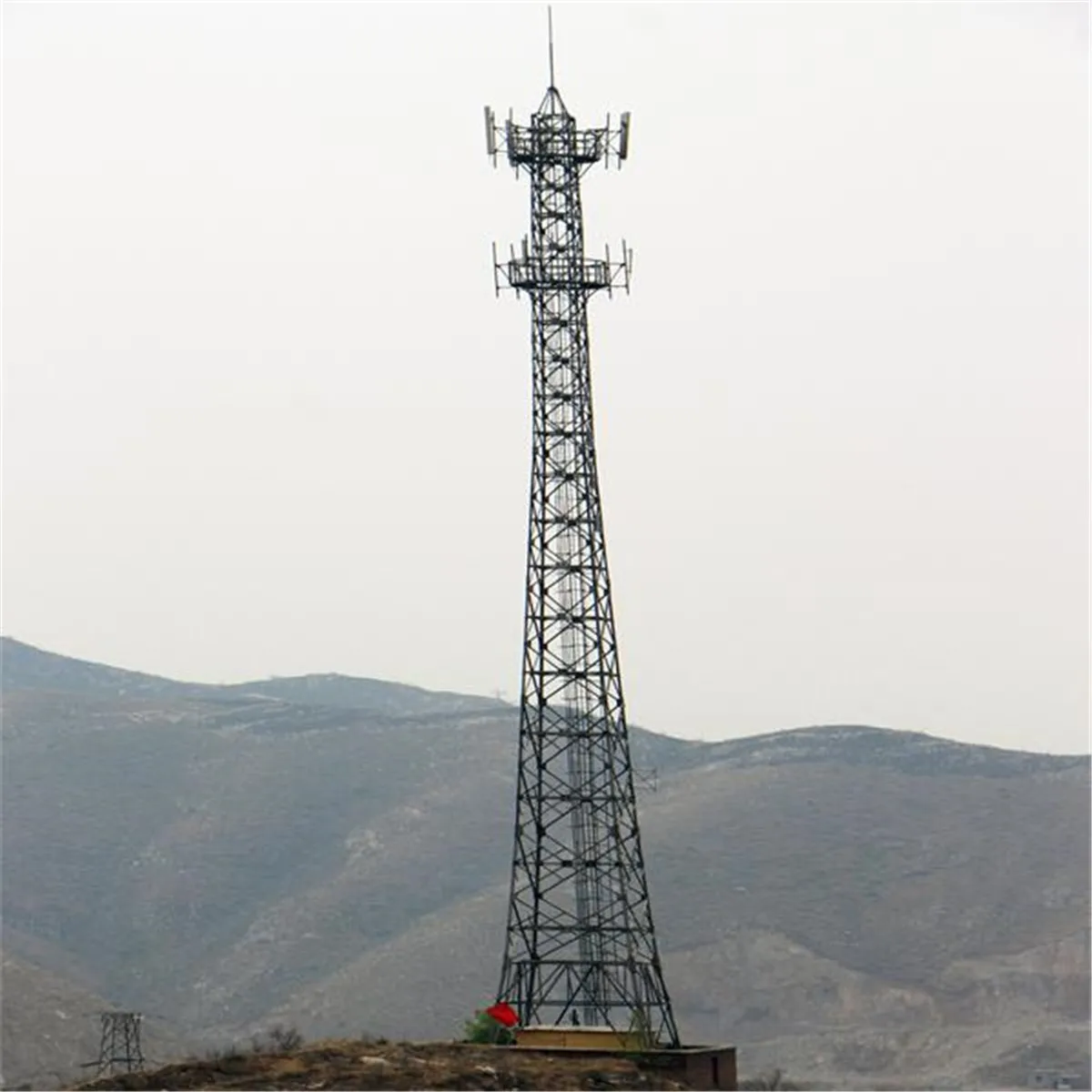 Hot Dip Galvanized 5G Internet Mobile Phone Signal Telecommunication Telecom Angle Steel Tower
