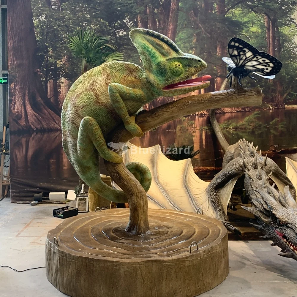 Customized Cartoon Animatronic Animal Statue Realistic Simulation Lizard Chameleon Model