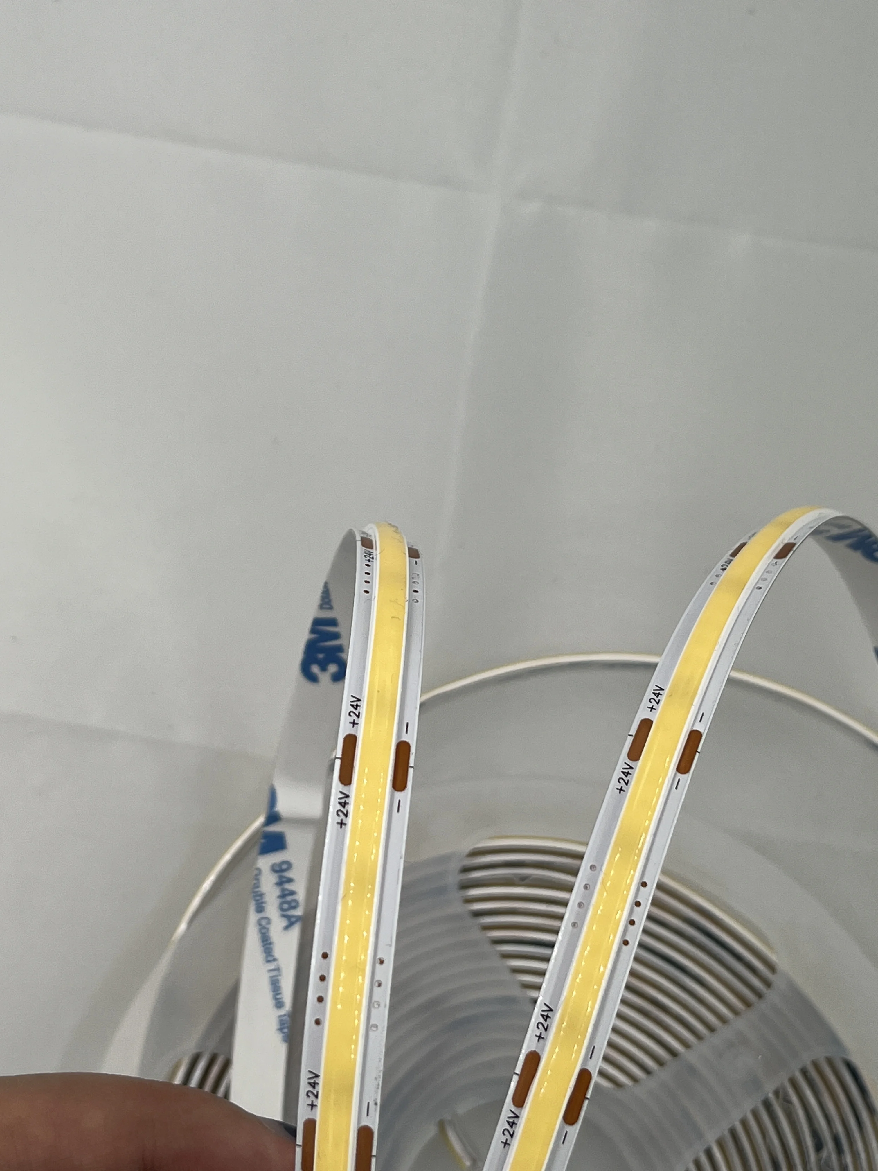 Hot selling Damproof DC12V 24V 312leds/m 8mm PCB CRI90 IP20 12W/M With 3 years warranty Flexible COB LED Strip for decoration