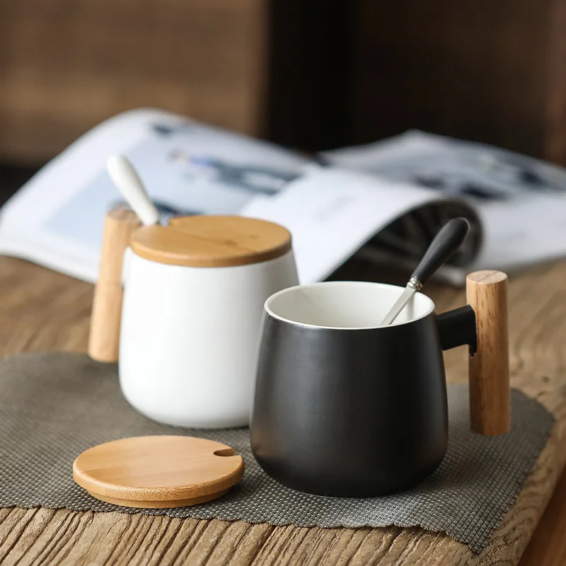 Hot sale gift porcelain mug, lid ceramic cup with lid and spoon, wooden handle ceramic coffee mug
