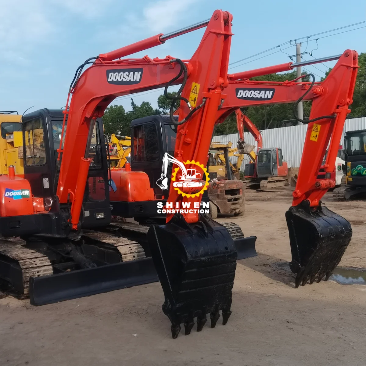 Б/у гусеничный экскаватор Doosan DH55 б/у экскаватор-погрузчик DH60 may xuc мини-экскаватор-бульдозер с лезвием горячая