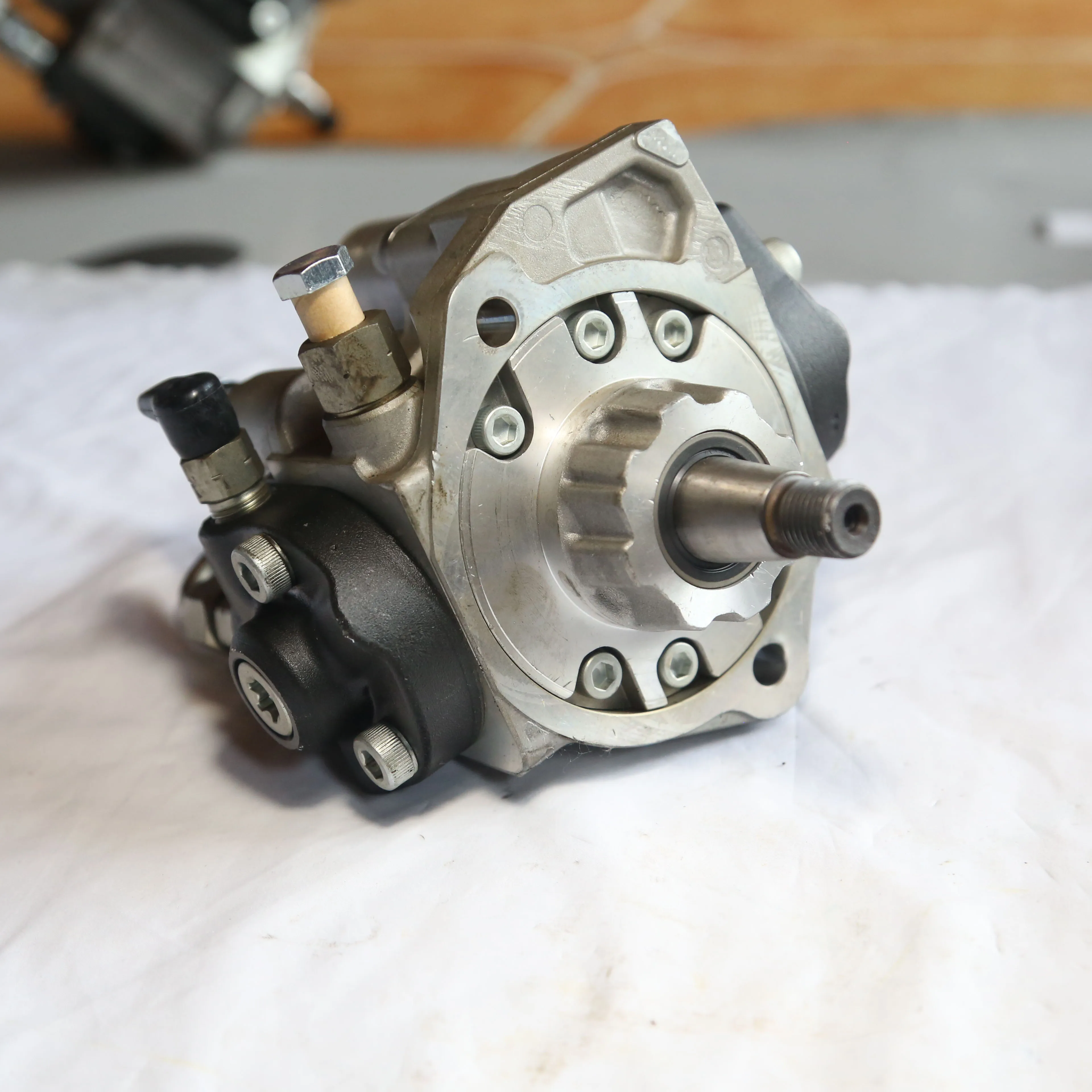 Huida Denso 294000-0050 294000-0030 294000-0039 4HK1 Engine Fuel Pump  For Isuzu 4HK1 Engine