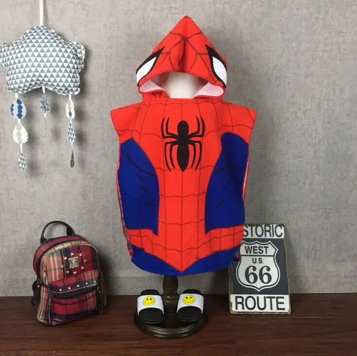 Детское Пончо с микро капюшоном и мультяшными персонажами