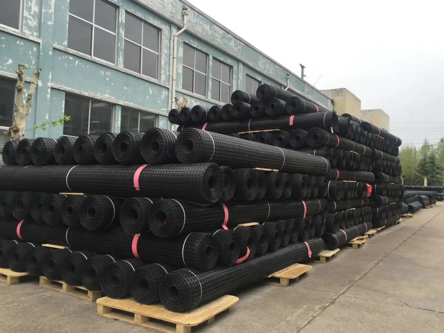 Polypropylene Two-Way Plastic Biaxial Geogrid 20-20kN 30-30kN 40-40kN Factory Price for Outdoor Road Reinforcement