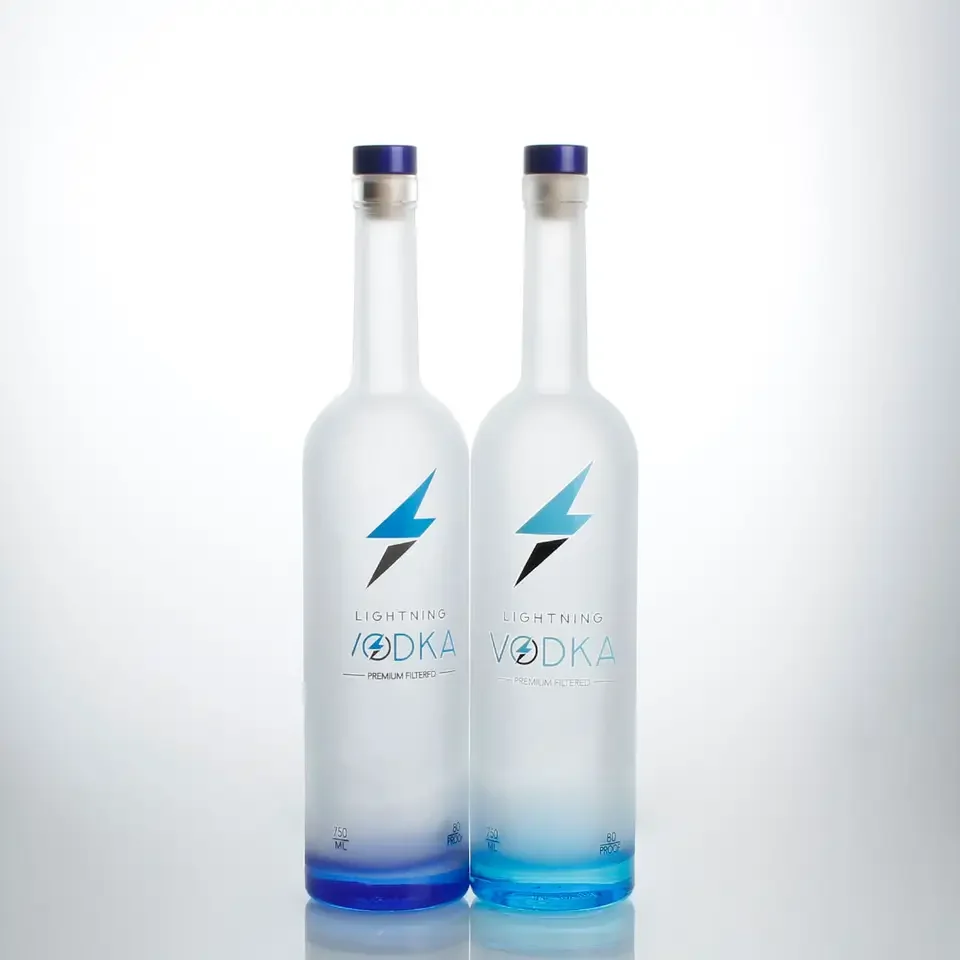 700ml 750 Ml Vodka Frosted Bottle Black Matte Corked 500 Ml Glass Bottles For Alcoholic Whisky Manufacturer Wholesale