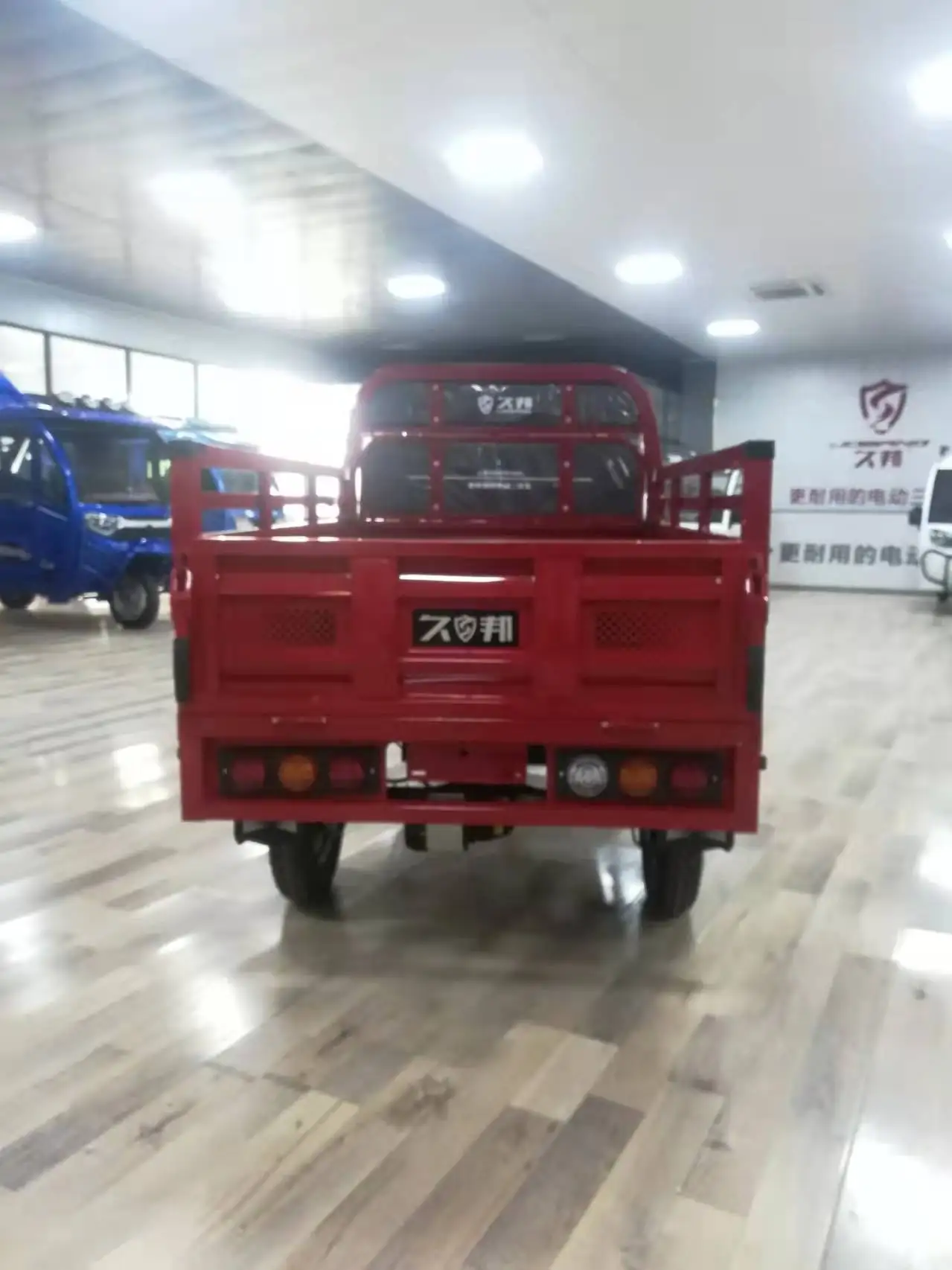 Economical Custom Design 30-50km/h 801-1000w Three Wheel Cargo Electric Tricycles Parts