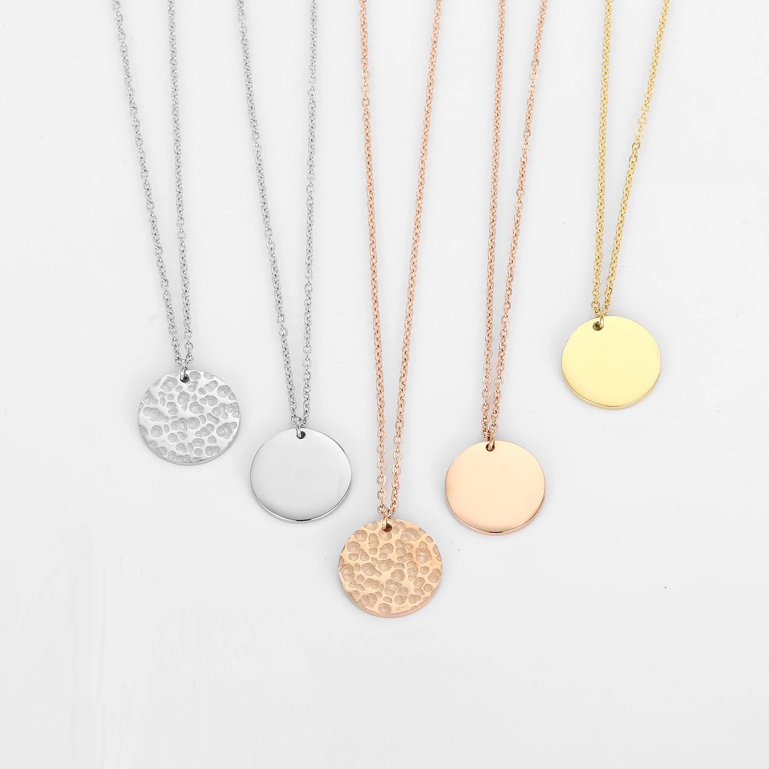 e-Manco Minimalist Round Hammered Custom Pendant Stainless Steel Necklace Sublimation Blank Laser Engraving Jewelry for Women
