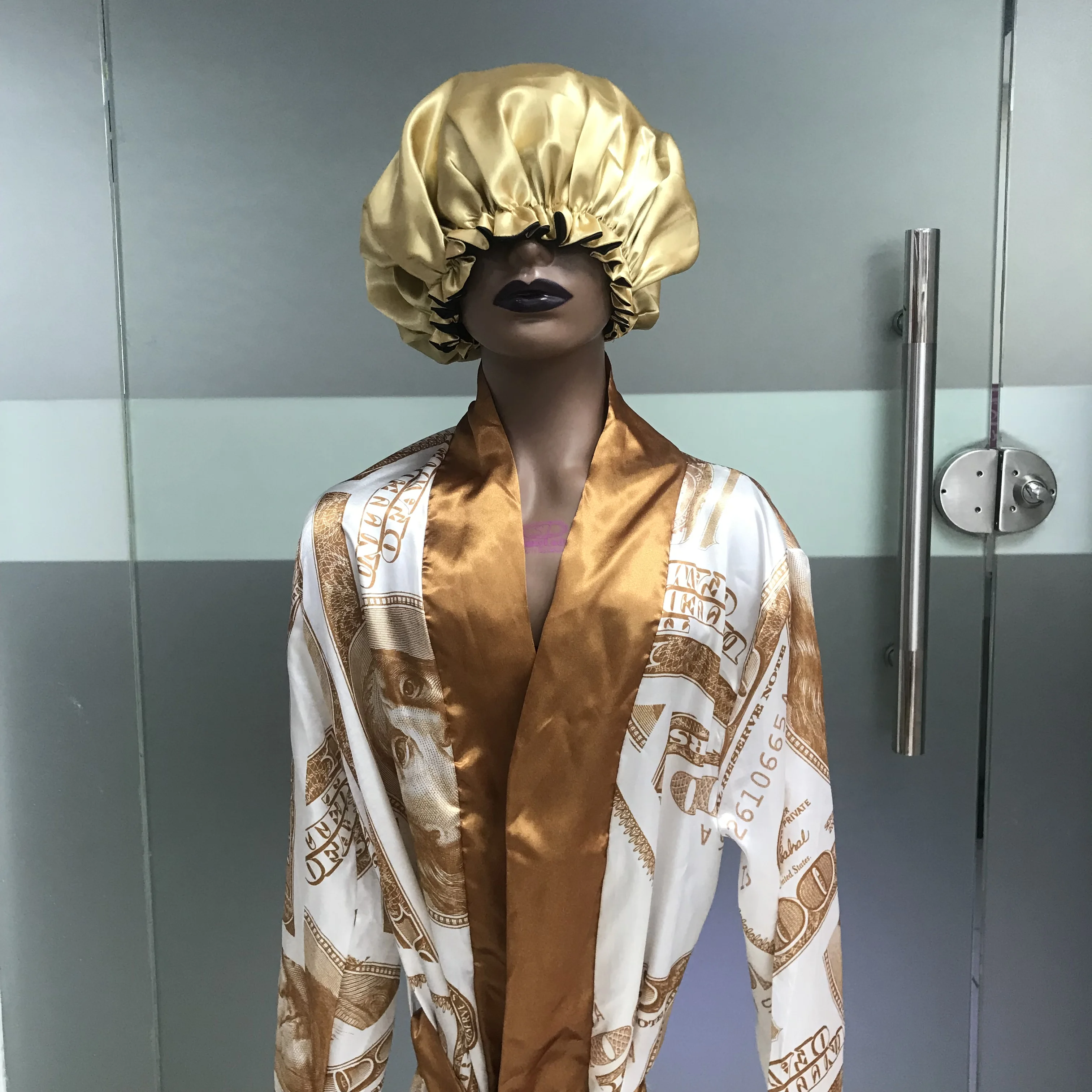 Модель 2022 года ночная рубашка с логотипом нижнее белье роскошный длинный банный халат для женщин Шелковый Атласный пижамы