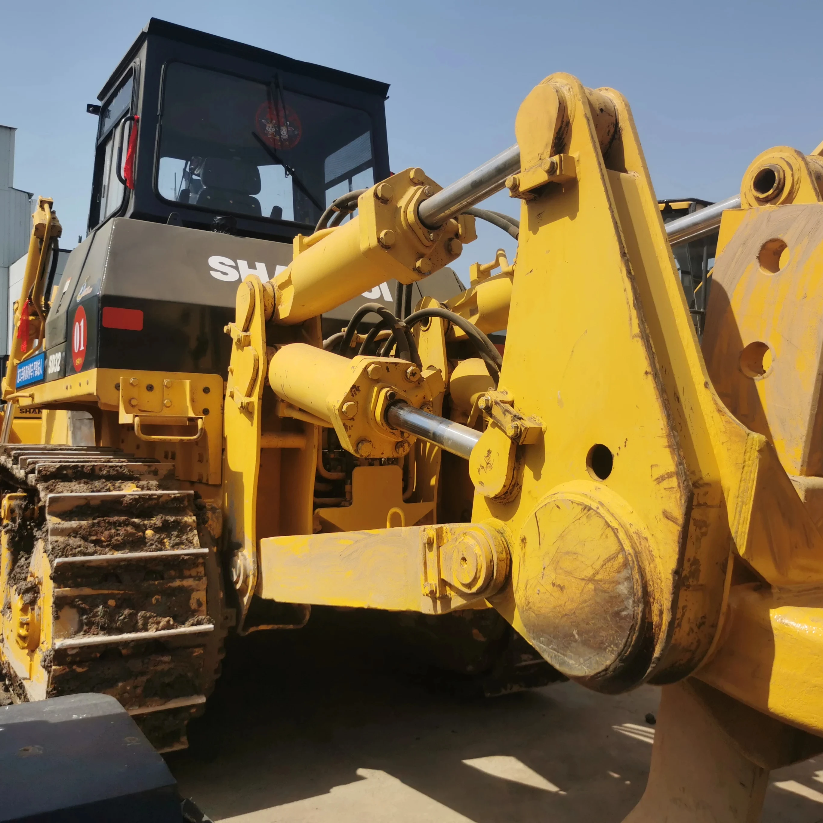 Продажа гусеничных бульдозеров shantui sd16 sd22 sd32 от китайского бренда землеройное строительное оборудование