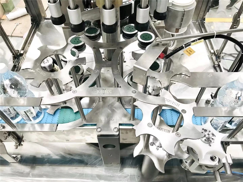 Plastic wine bottle plane label applicator hot melt adhesive labeling equipment made in China