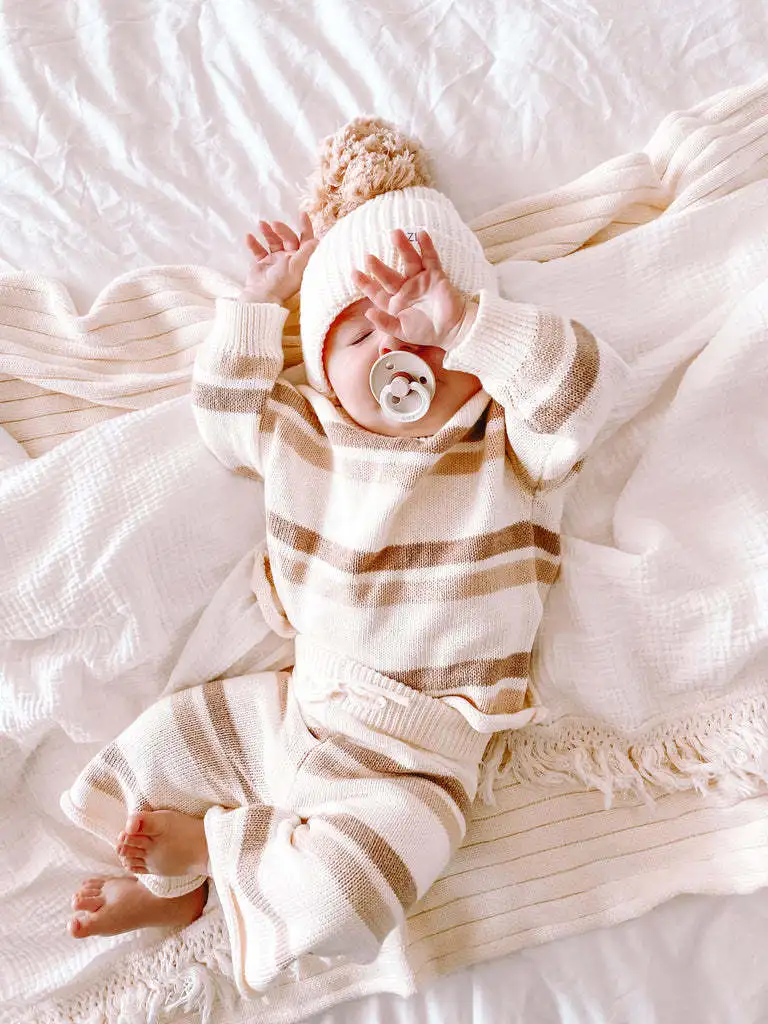 High Quality Newborn Baby Clothes Knitwear Chessboard Checked Plaid Two-pieces Knitted Sweater Set Long Sleeve Clothing Set