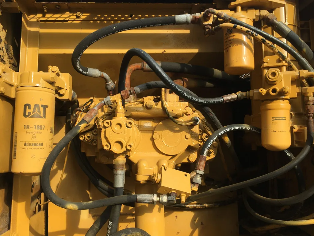 used original Japan cat 325 excavator