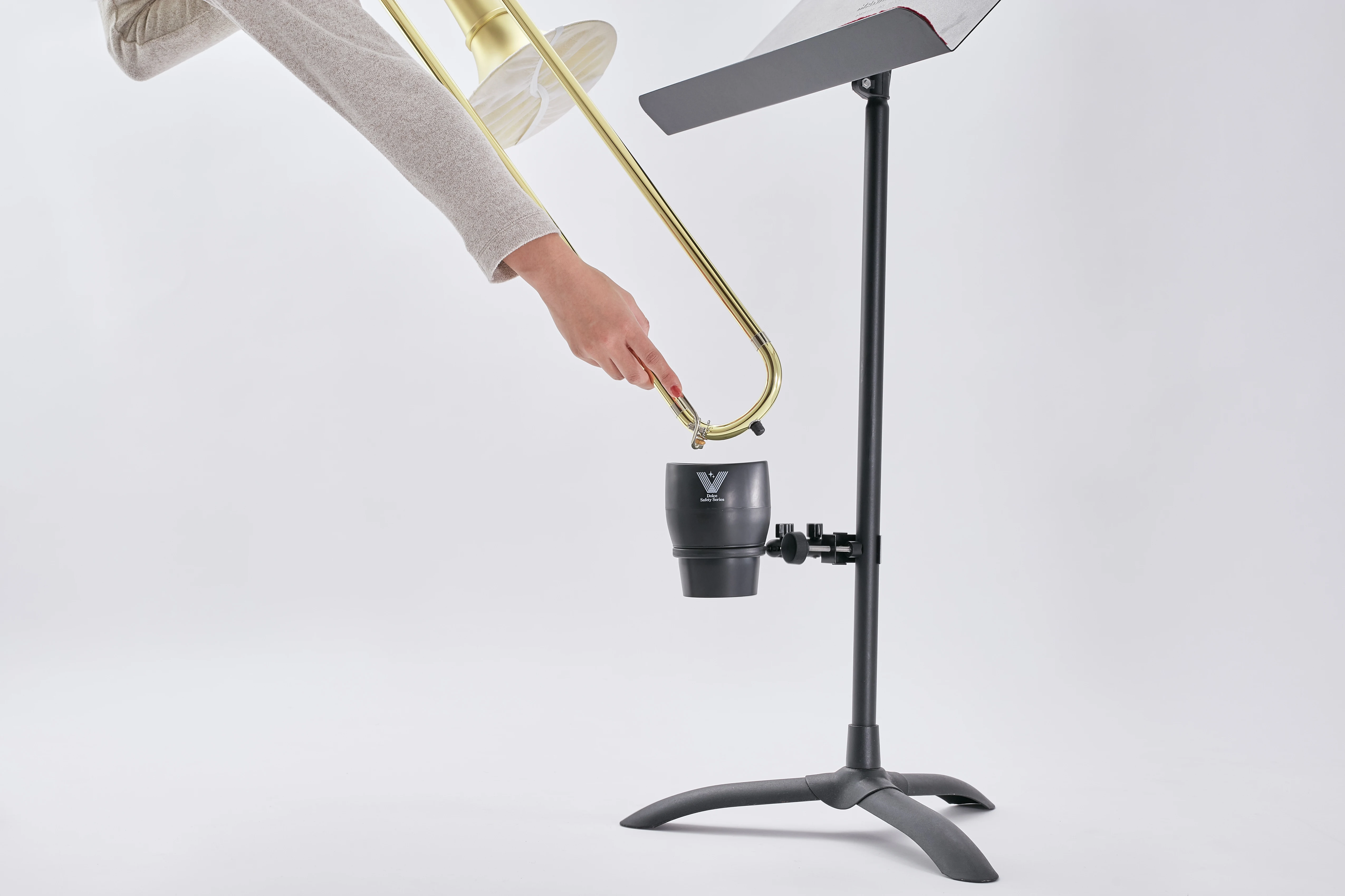 Deodorant effects anti-splash accessories for musical instruments