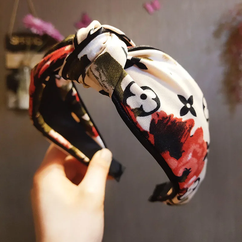 
Instagram Bride Headband Silk Accessories Fabric Retro Twisted Wrap Women Fashion Knotted Hair Band 