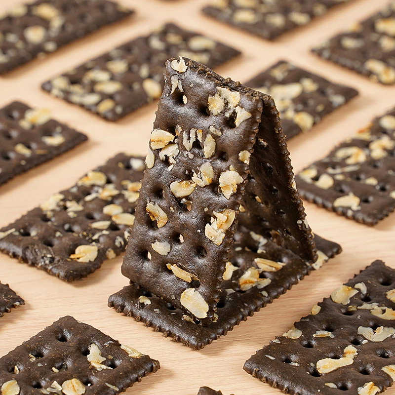 Salty Leisure  Milk Soda Healthy Snacks Desserts  Chinese Food Biscuits  Black Rice Oatmeal Soda Crackers  Cookies