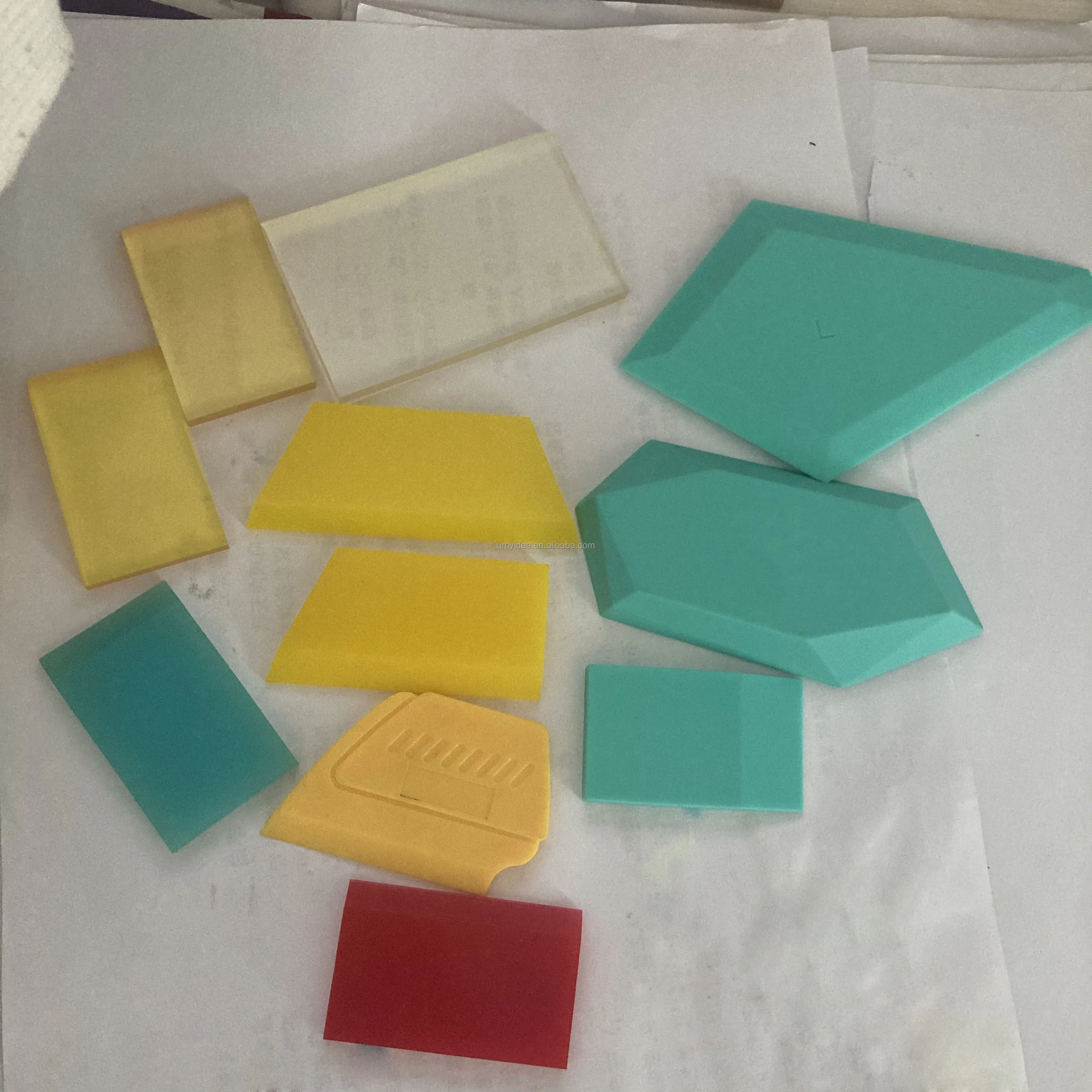 Compact Water Wiper Blade Scraper Cleaner for Car Window Glass Tinting Coating Film Installation Application