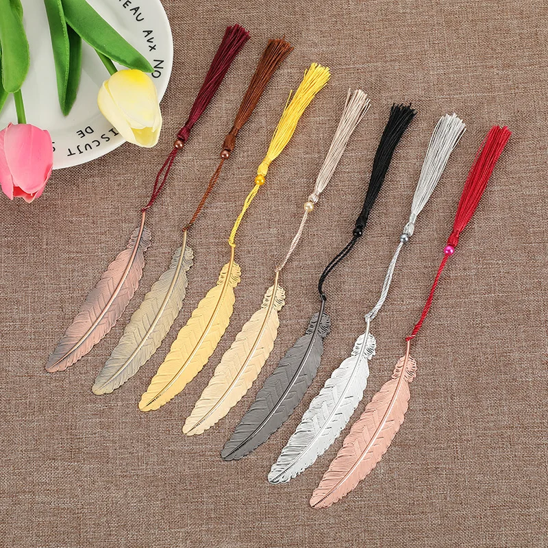 Stock cheap metal bookmark student gift gold silver engraved bookmarks with colorful tassels