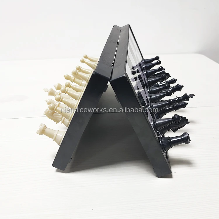 Cheap plastic chess pieces  chess magnetic magnetic chess set