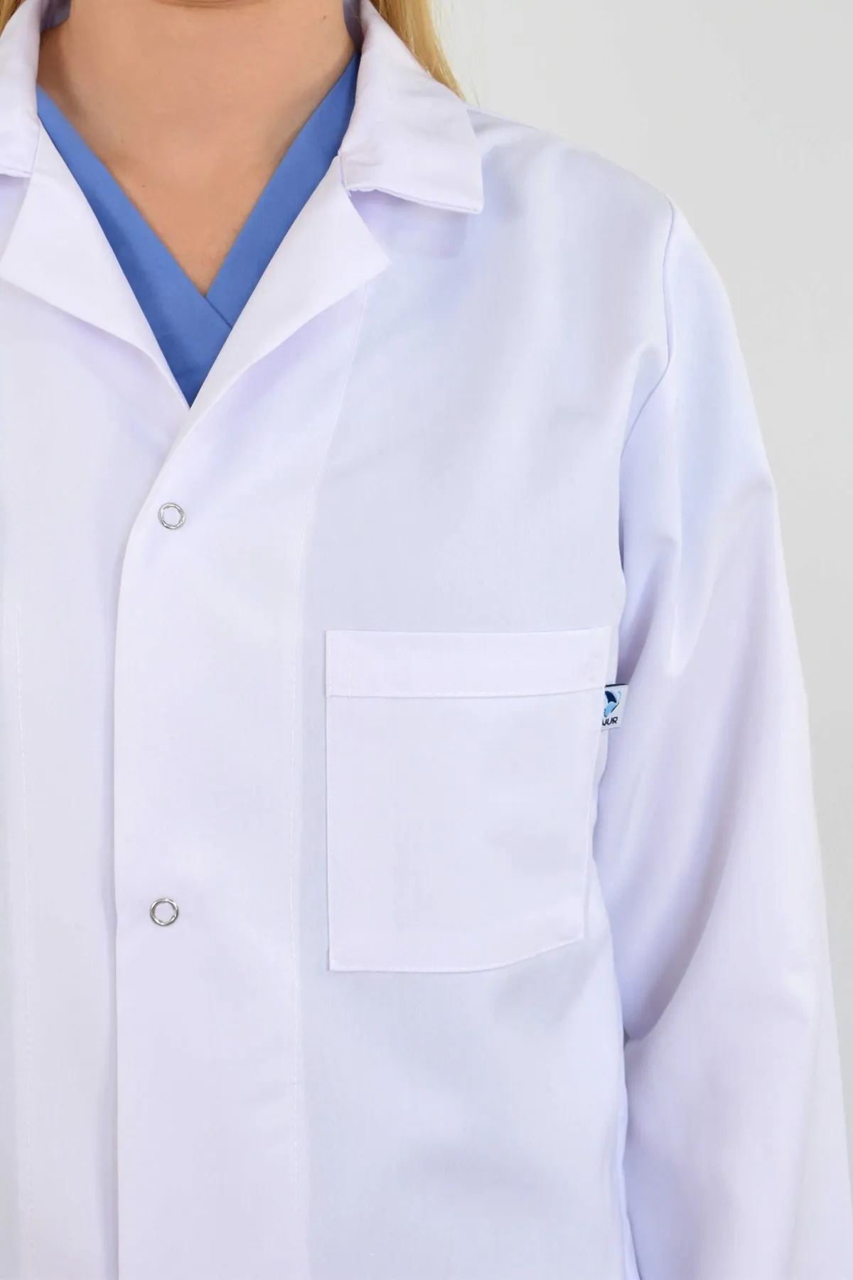 Apron Hospital Uniforms Classic Collar White Surgical Gown Nurse Doctor Apron Comfy Breathable Surgical White Lab Coat