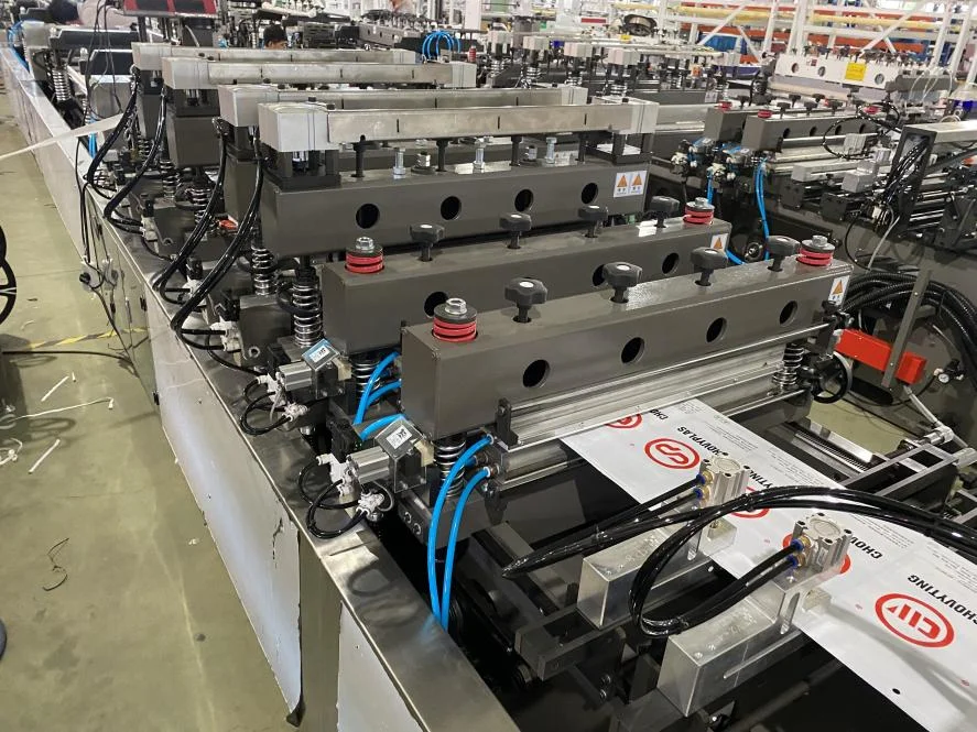 Fully Automatic Zipper 3 Side Sealing Stand up Bag Making Machine