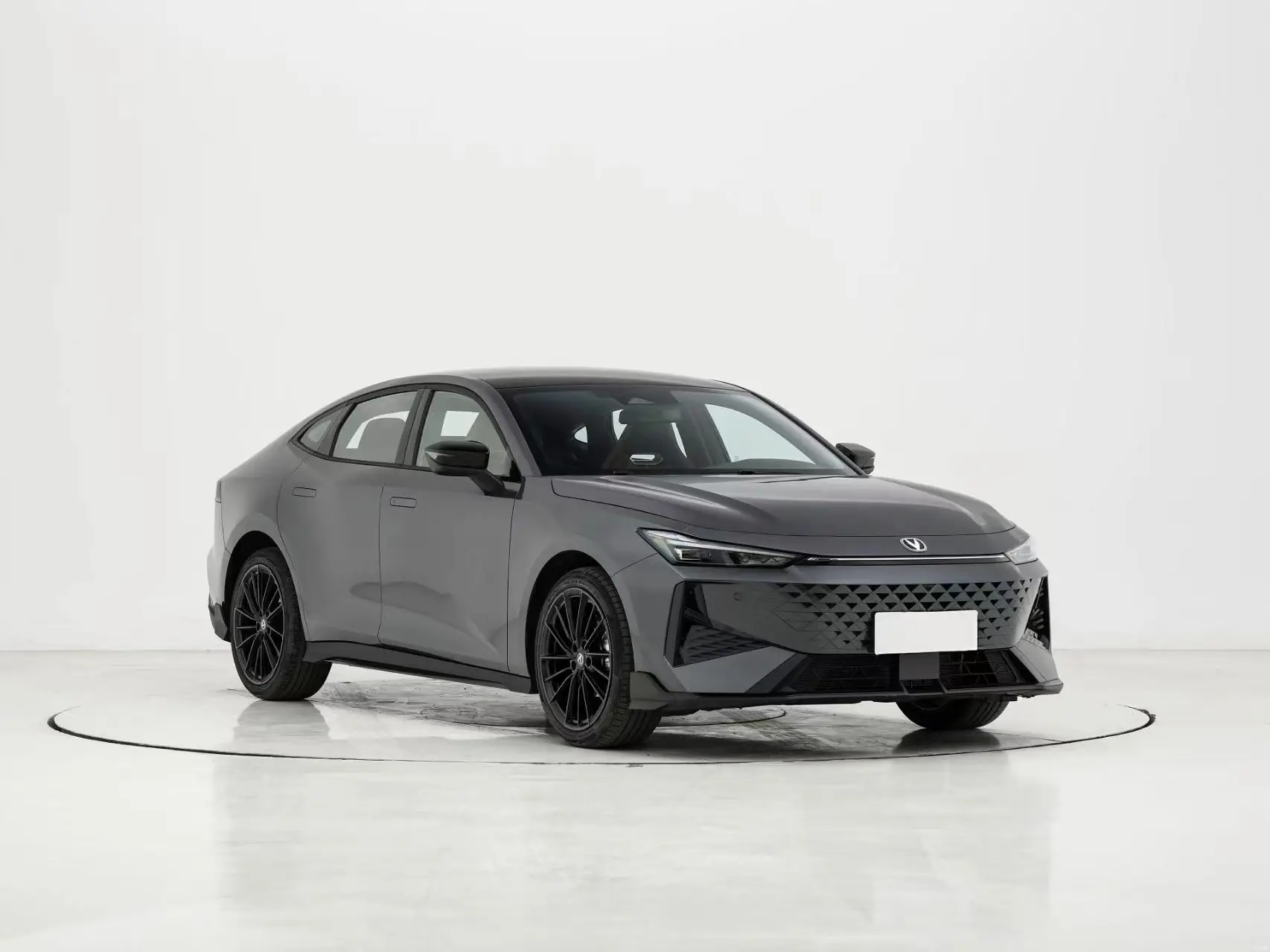 2024 Changan UNI-V 1 5 т Новые автомобили Авто качество низкая цена Особенности Автоматическая коробка передач кожаные сиденья Темный интерьер Euro VI Emission