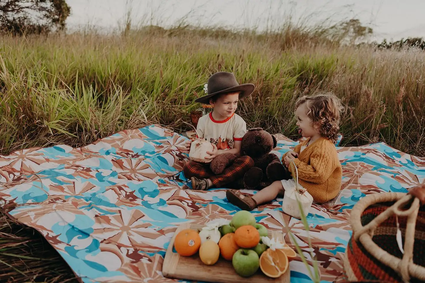 Custom Design Waterproof Foldable Outdoor Camping Picnic Multiplayer Tourist Mat Beach Blanket