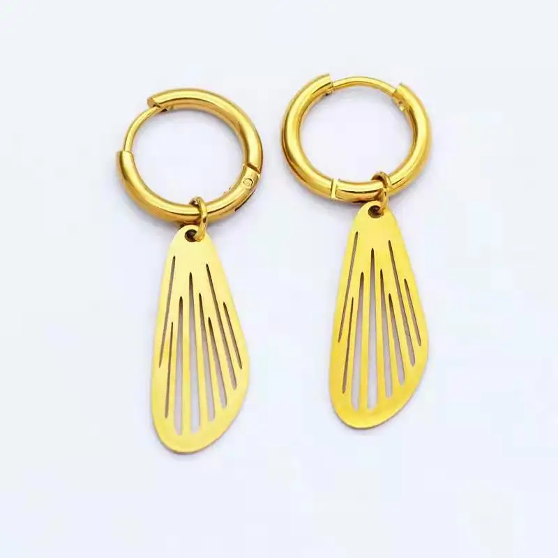 
2021 new titanium steel earrings Europe and America fashion 14K gold color stainless steel earrings Mang star sun earring women 