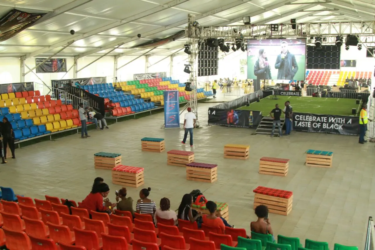 Steel retractable demountable tiers tribune stand soccer filed grandstand seat